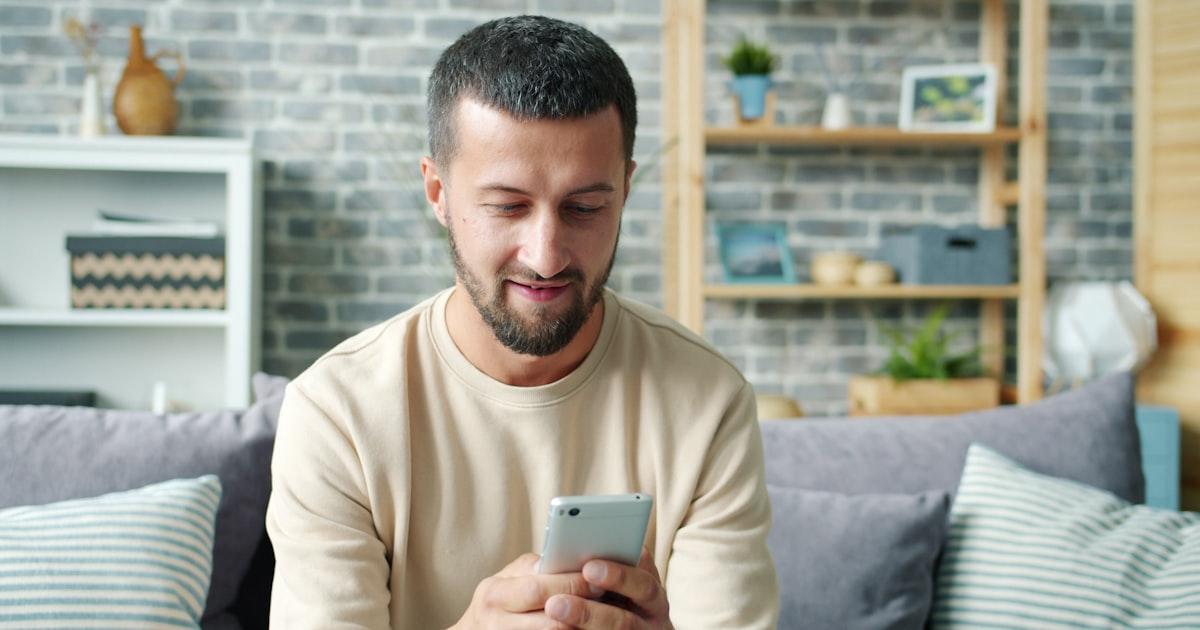 AI concierge answering an Airbnb guest's question on a phone